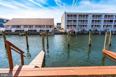 Waterfront Condo Apartment in Ocean City
