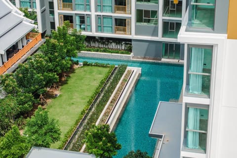 Property building, Day, Garden view, Swimming pool, Swimming pool