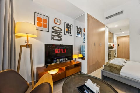Bed, TV and multimedia, Photo of the whole room, Bedroom, hair dresser, air conditioner