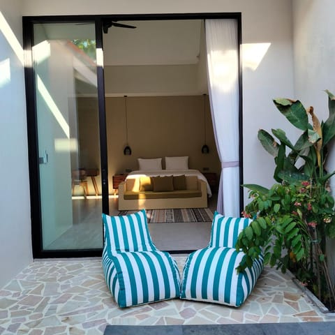 Patio, Bed, Garden, Living room, Photo of the whole room, Seating area, Bedroom