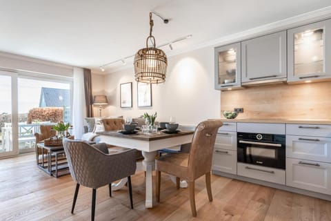 Property building, Kitchen or kitchenette, Living room