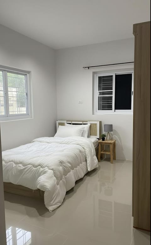 Bed, Bedroom, Garden view, wardrobe