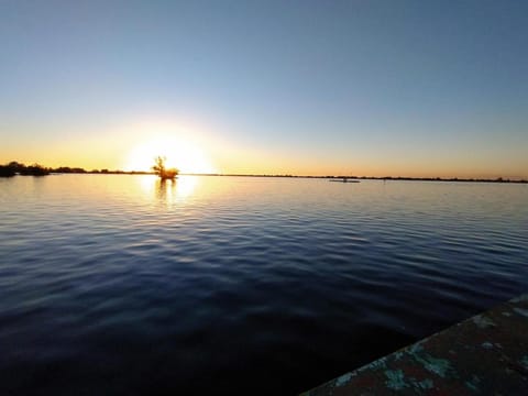 Floating holiday home close to AMS House in South Holland (province)
