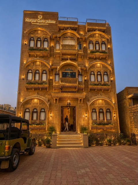 Property building, Facade/entrance