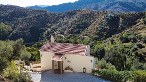 Property building, Natural landscape, Garden, View (from property/room), Mountain view