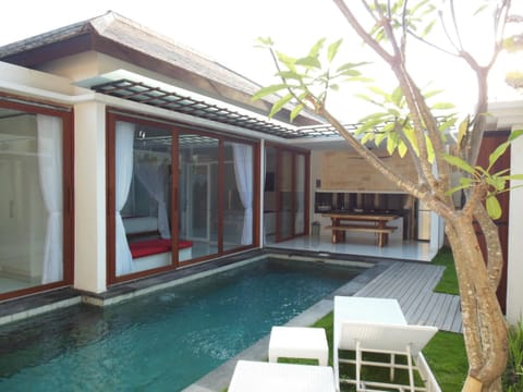 Summer, Garden, Coffee/tea facilities, Kitchen or kitchenette, Dining area, Bedroom, On site, Pool view, Sunrise