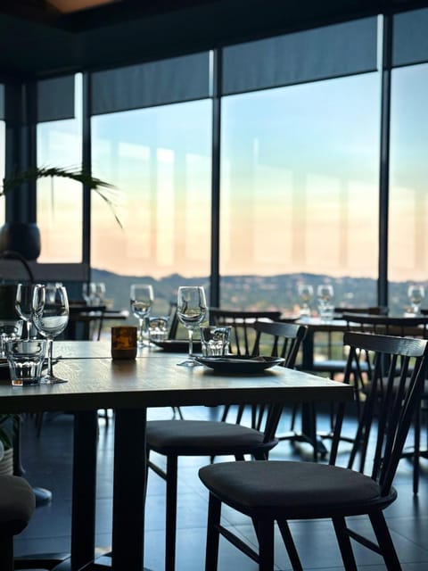Restaurant/places to eat, View (from property/room), On site, Breakfast