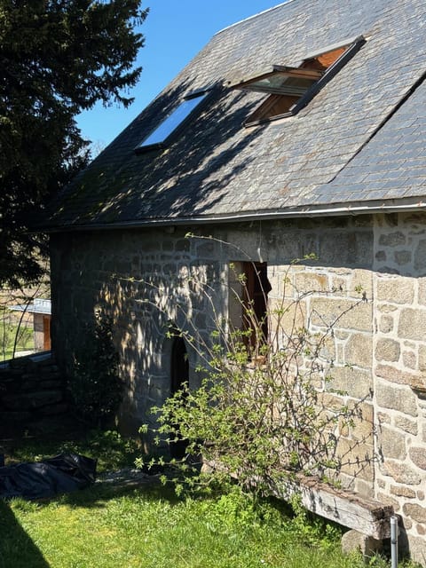 Property building, Facade/entrance, Day