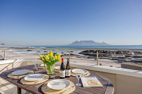 Mountain view, Sea view