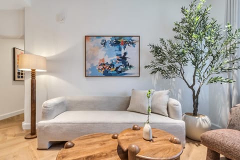 Living room, Decorative detail, Seating area