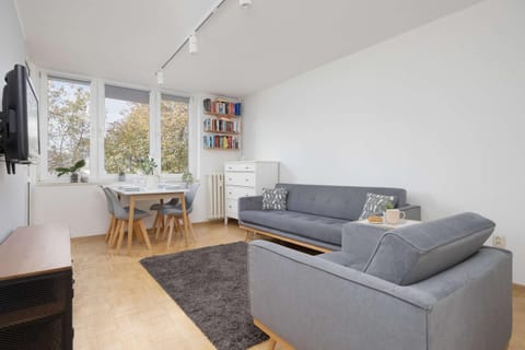 TV and multimedia, Seating area, Dining area, Bedroom