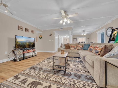 Bear Hug Hideaway #368 House in Gatlinburg