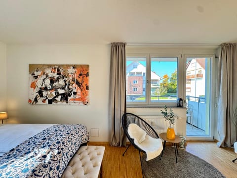 Photo of the whole room, Bedroom