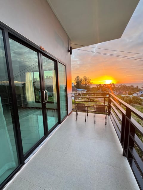 Seaview phuwamin Bed and Breakfast in Sala Dan