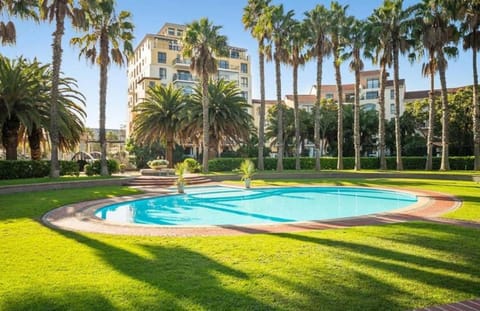 Property building, Nearby landmark, Garden, Garden, Garden view, Swimming pool, Swimming pool