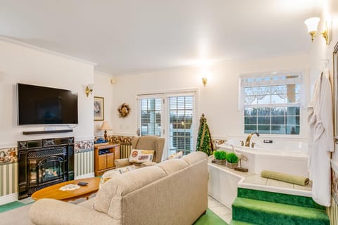 The Chattanooga at Judith Ann Inn Apartment in Ocean Shores