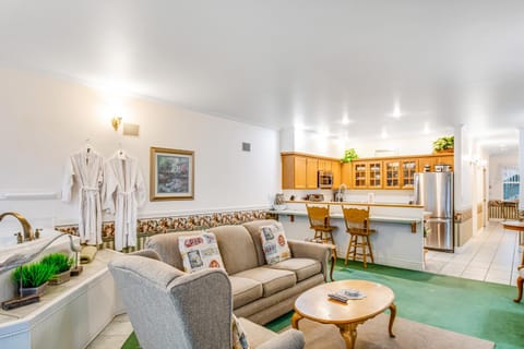 The Chattanooga at Judith Ann Inn Apartment in Ocean Shores