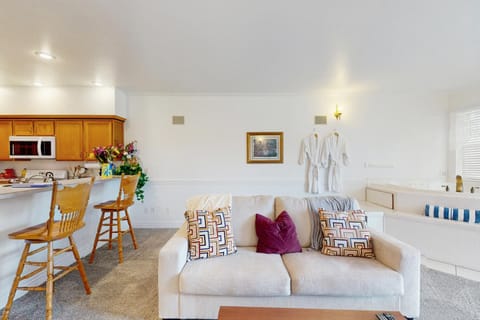 The Abilene at Judith Ann Inn Apartment in Ocean Shores