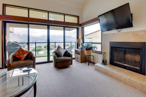 Lake Chelan Shores - Serenity by the Lake #15-9 Apartment in Chelan (In Town)