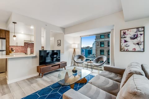 Newmark Jewel Apartment in Pike Place Market