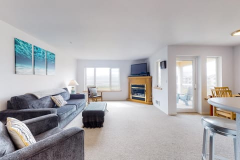 Surfsong Apartment in Westport