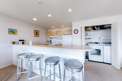 Surfsong Apartment in Westport