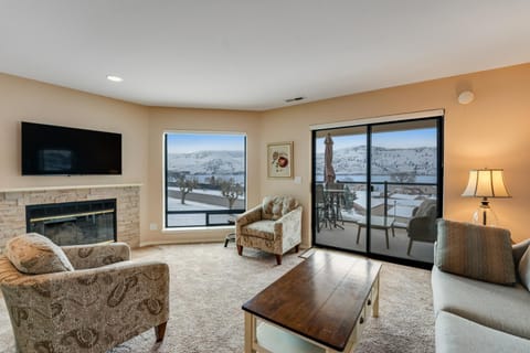 Lake Chelan Shores Chelan Beauty 18-7 Apartment in Chelan (In Town)