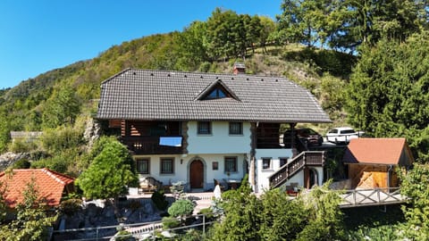 Property building, Day