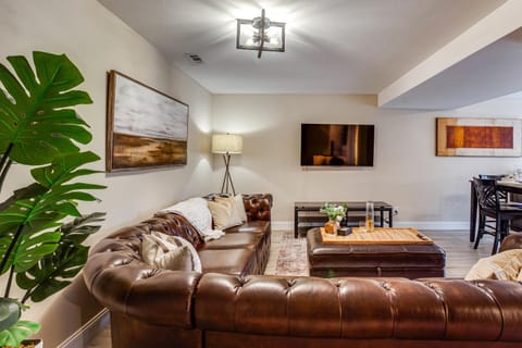 4 Mi to Waterfront Parks! Cozy Apt in Tacoma Area Apartment in University Place