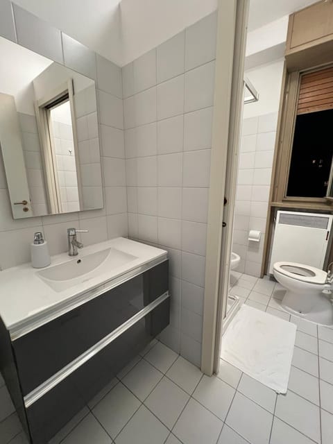 Bathroom, Living room