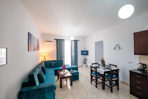 TV and multimedia, Kitchen or kitchenette, Living room, Seating area, Dining area, minibar