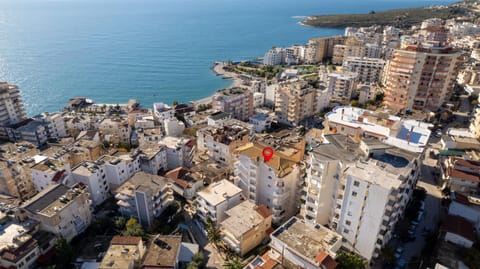 Property building, Nearby landmark, Day, Neighbourhood, Natural landscape, Bird's eye view, City view, Sea view, Street view, Location