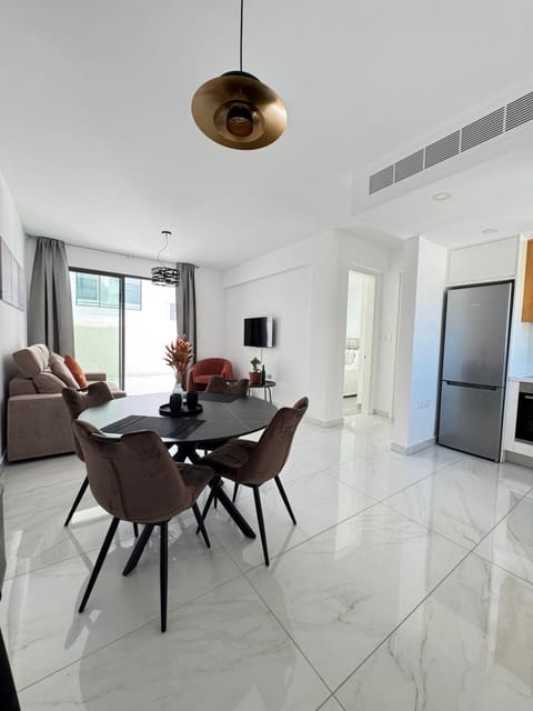 TV and multimedia, Living room, Dining area