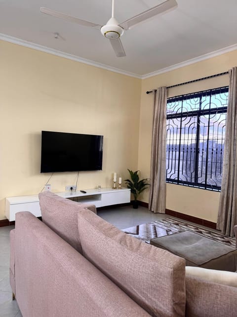 TV and multimedia, Living room, Decorative detail