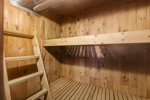 The Mahogany House near Mt Snow Hot Tub Pool Villa in West Dover