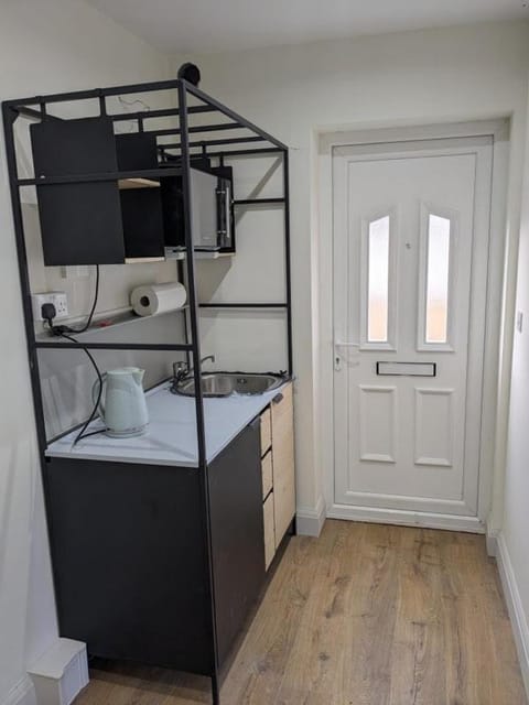 Private guest suite inside a family home with own entrance, kitchen, and bathroom Vacation rental in High Wycombe