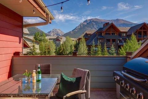 Balcony/Terrace, Mountain view
