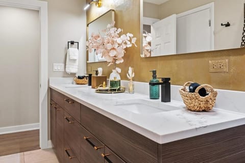 Chic Oasis Game Room Near Base House in Waukegan