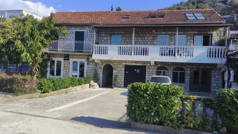 Woodpecker Backpacker Hostel & Tours Hostel in Kotor Municipality