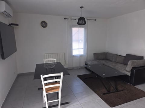 charmant T2 la soie avec place de parking Apartment in Villeurbanne