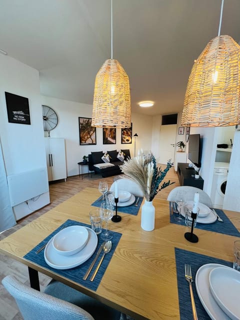 TV and multimedia, Living room, Dining area