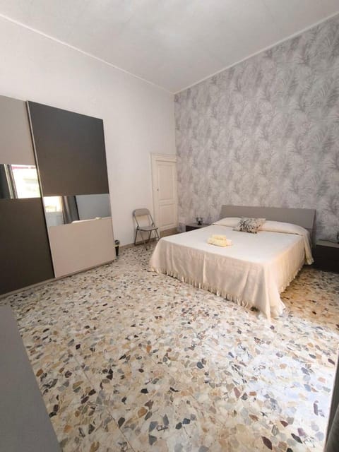Bed, Balcony/Terrace, Photo of the whole room, Bedroom, hair dryier, towels, wardrobe, air conditioner