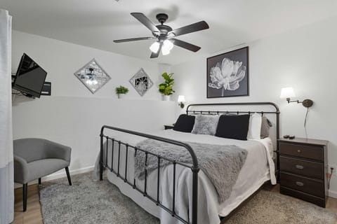 Branson Getaway Retreat - For 4 House in Branson