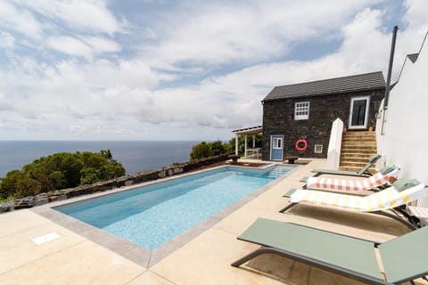 Property building, Sea view, Swimming pool