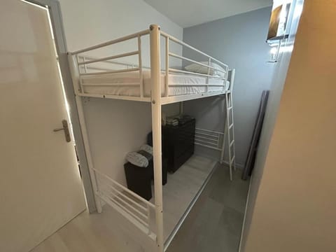 Vue Marina, Piscine, Terrasse & Fibre Apartment in Mandelieu-La Napoule