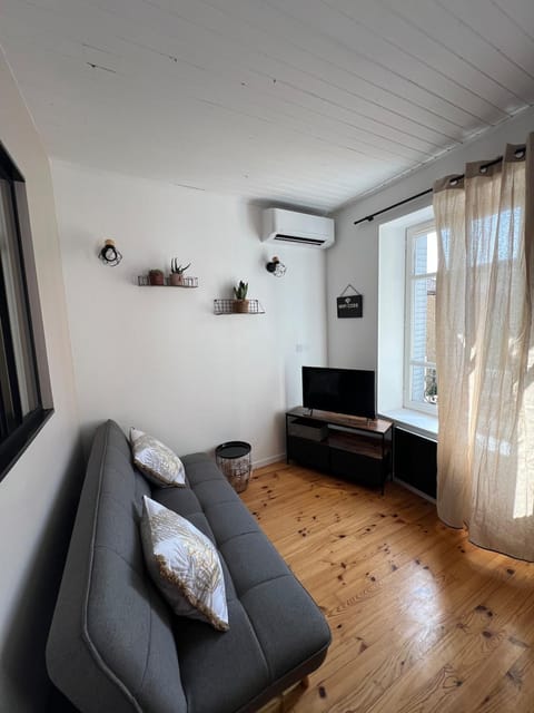 TV and multimedia, Living room, air conditioner