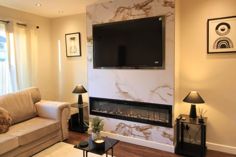 Edinburgh West Luxury 5 Bedroom Home Apartment in Edinburgh