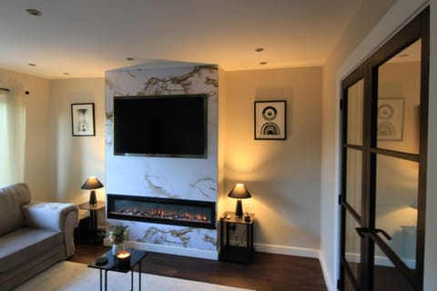 Edinburgh West Luxury 5 Bedroom Home Apartment in Edinburgh