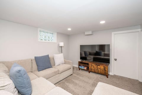 Valley Ridge Retreat - For 8 House in Cincinnati