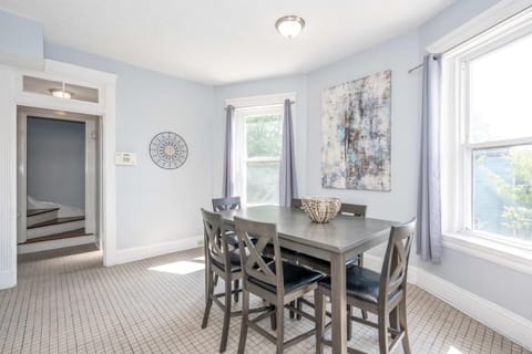 Queen City Suites 2 - For 4 Apartment in Over The Rhine